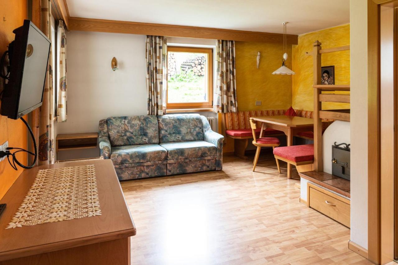 ラ・ヴィッラ Garni Juri Bed & Breakfast エクステリア 写真