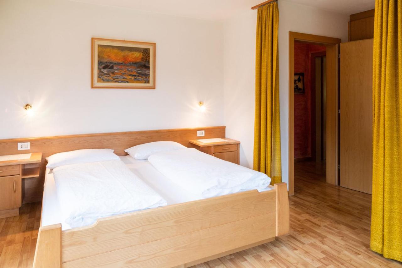 ラ・ヴィッラ Garni Juri Bed & Breakfast エクステリア 写真