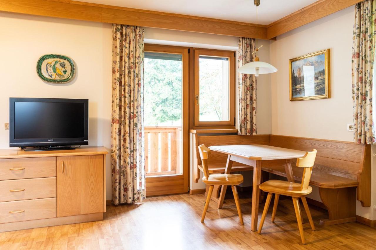 ラ・ヴィッラ Garni Juri Bed & Breakfast エクステリア 写真